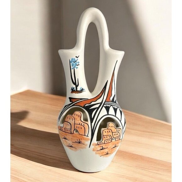 Large 14" Jemez Pueblo Pottery Wedding Vase Jar by Lawrence Toya Desert Scene - Picture 1 of 8